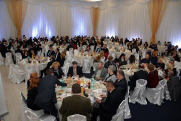 Peste 400 de invitați au fost prezenți la fiecare din cele trei ediții ale Galei