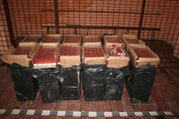 Țigări de 16.000 de euro confiscate de polițiștii de frontieră la Vicovu de Sus