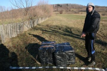 Țigări de 16.000 de euro confiscate de polițiștii de frontieră la Vicovu de Sus