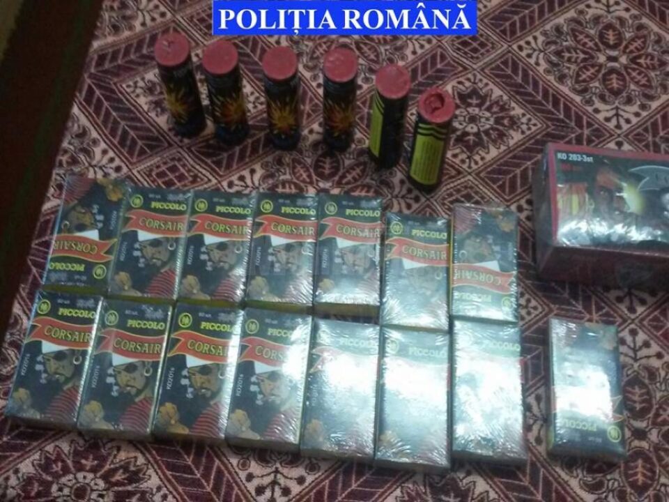 Tânăr prins în flagrant în timp ce vindea materiale pirotehnice