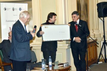 Primarul Ioan Pavăl, premiat la Muzeul Național al Literaturii Române