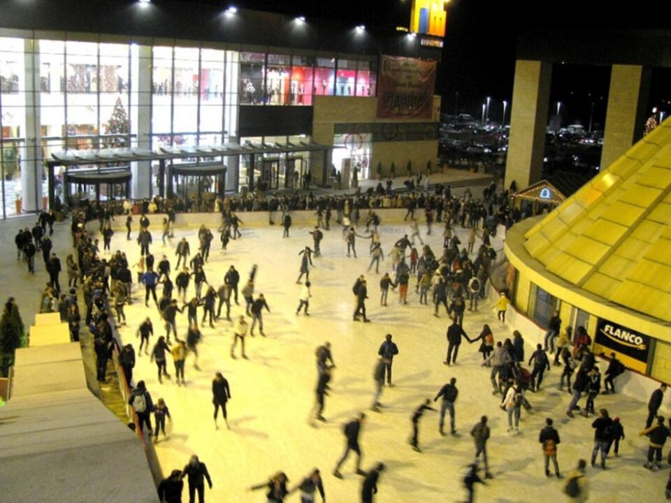 Patinoarul artificial Ice Dream, deschis de aseară