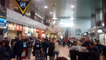 Consiliul Județean Suceava și Ansamblul ”Ciprian Porumbescu” au organizat, ieri, un flashmob pe Aeroportul Internațional ”Henri Coandă” Otopeni