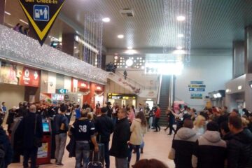 Consiliul Județean Suceava și Ansamblul ”Ciprian Porumbescu” au organizat, ieri, un flashmob pe Aeroportul Internațional ”Henri Coandă” Otopeni