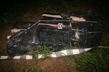 Coletele învelite în folie neagră conțineau 5.770 de pachete de țigarete marca Fest, de culoare albastră, de proveniență Republica Belarus