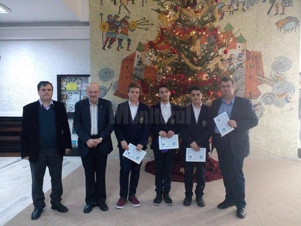 Nechifor alături de participanții la proiectul „Hour of Code”