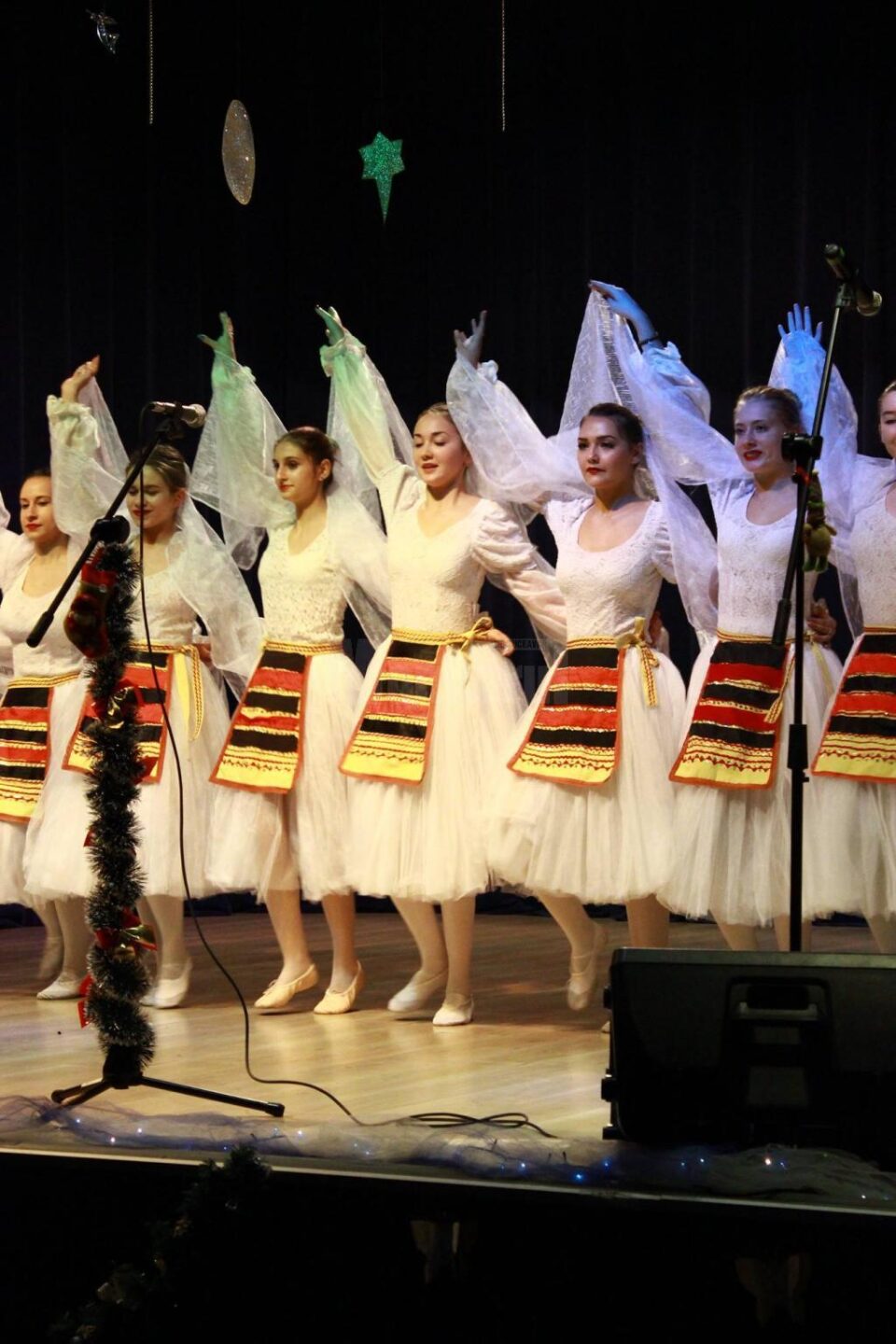 Spectacolul „Poveste de iarnă” al elevilor de la Palatul Copiilor Suceava