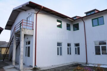 „Dă, Doamne, spital!" Rugăciunea unui preot pentru 10.000 de suflete