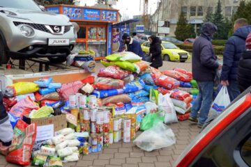 Sucevenii au donat mâncare uscată, bani, medicamente, conserve, pături, perne și plăpumi