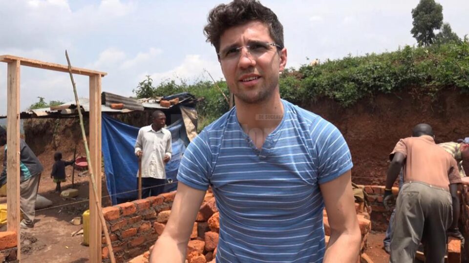 Cornel în Uganda, acolo unde, alături de soția sa, Iuliana, s-a implicat într-un proiect umanitar pentru un trib de băștinași, care trăiesc în condiții greu de închipuit