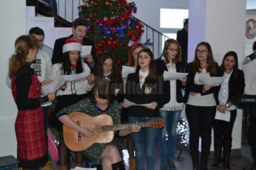 „Pe la case luminate…”, la Colegiul „Alexandru Ioan Cuza”