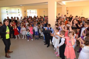 O profesoară din Vatra Moldoviței a obținut Premiul „Coordonatorul de voluntari al anului”