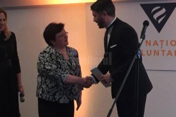 Profesoara Daniela-Luminița Ceredeev a obținut Premiul „Coordonatorul de voluntari” al anului 2015