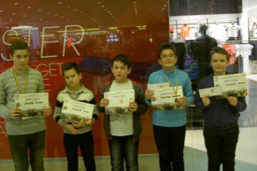 O parte dintre laureații Campionatului Municipal de Șah