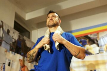 Andu Vornicu face de trei ani antrenamente cu sportivii secției de box a Clubului Sportiv Municipal Suceava și o face voluntar