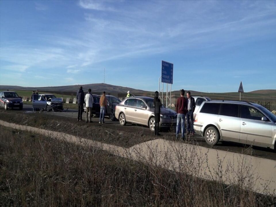 Cele patru mașini implicate în ciocnirea în lanț