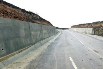 Ziduri de protecție pe drumul comunal din Dărmănești