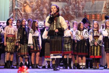 Spectacol caritabil, organizat de elevii Colegiului „Spiru Haret”, pentru o tânără cu tetrapareză spastică