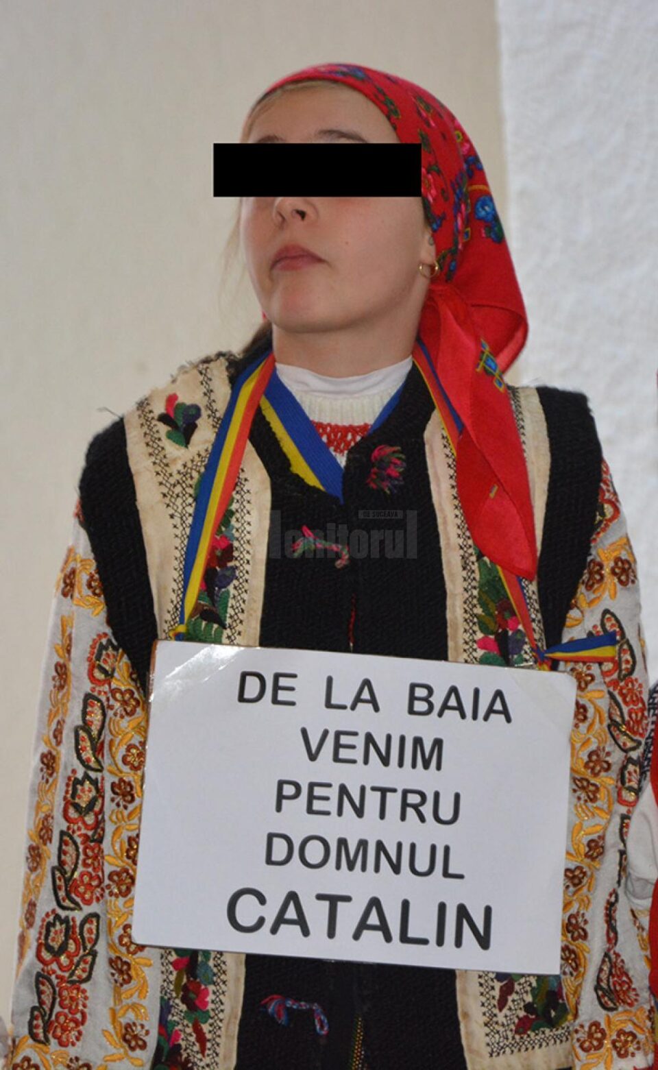 Fetița cu pancartă la gât, cu mesaj pentru Nechifor