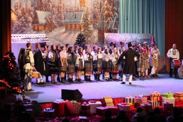 Spectacol caritabil, organizat de elevii Colegiului „Spiru Haret”, pentru o tânără cu tetrapareză spastică