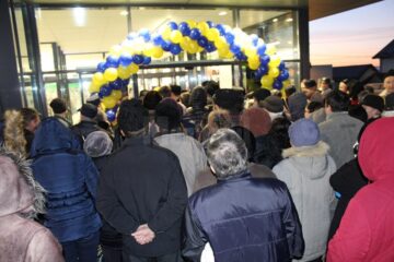 Deschiderea noului LIDL din Burdujeni, așteptată de sute de suceveni cu noaptea-n cap
