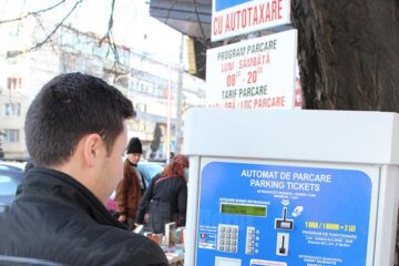Aparatele de autotaxare pentru cele trei parcări cu plată ale Primăriei Suceava au fost ieri date în folosință