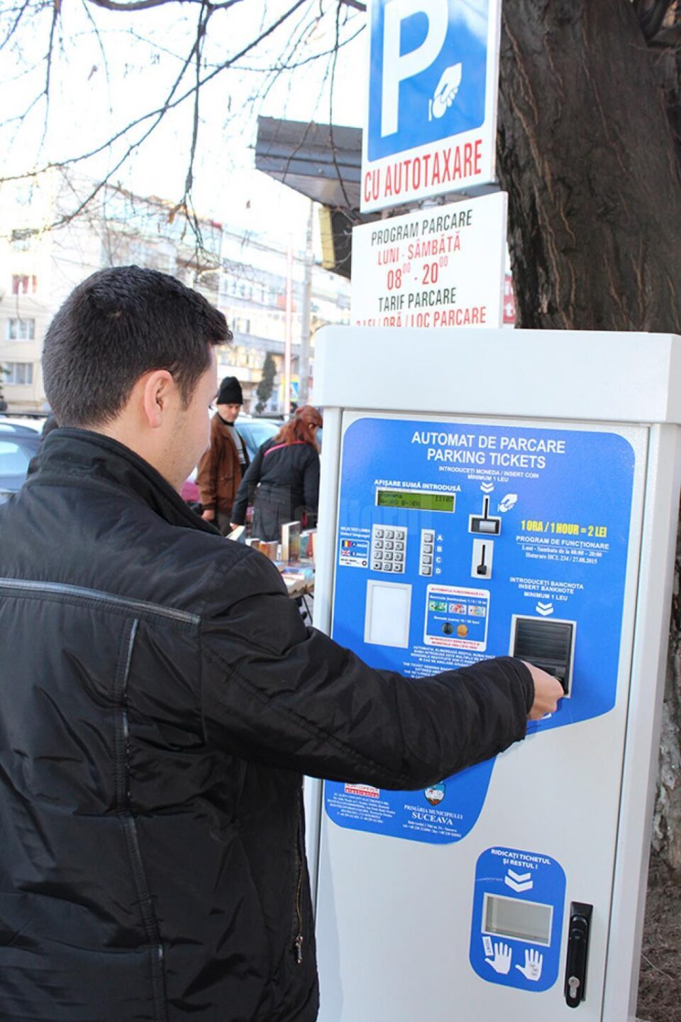 Aparatele de autotaxare pentru cele trei parcări cu plată ale Primăriei Suceava au fost ieri date în folosință