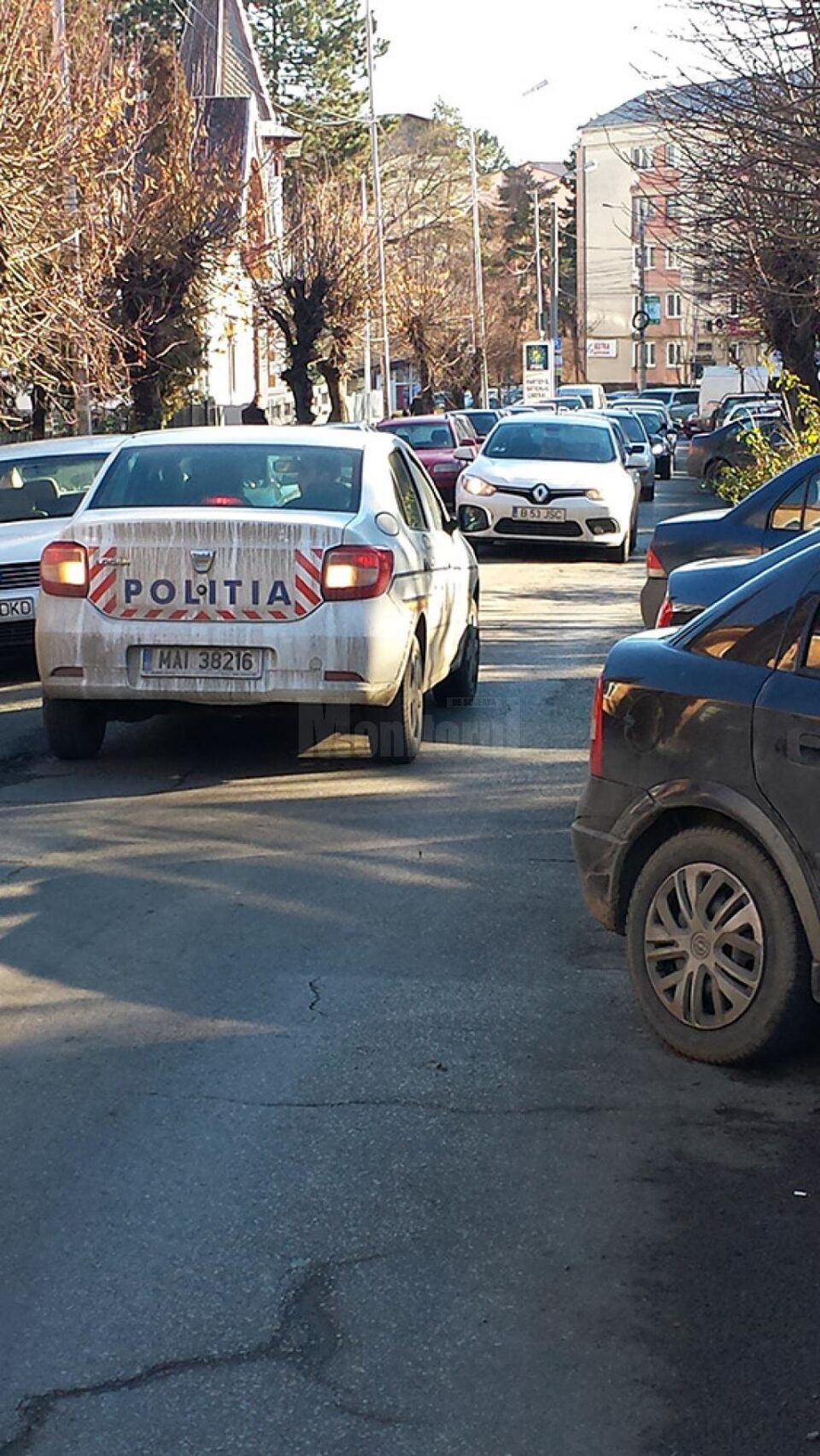 Mașina de poliție intrată pe contrasens