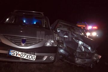 Cele două autoturisme implicate în accident