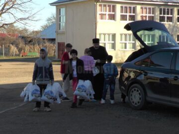 Copiii și tinerii de la Centrul de plasament Solca au primit daruri, în prag de sărbători