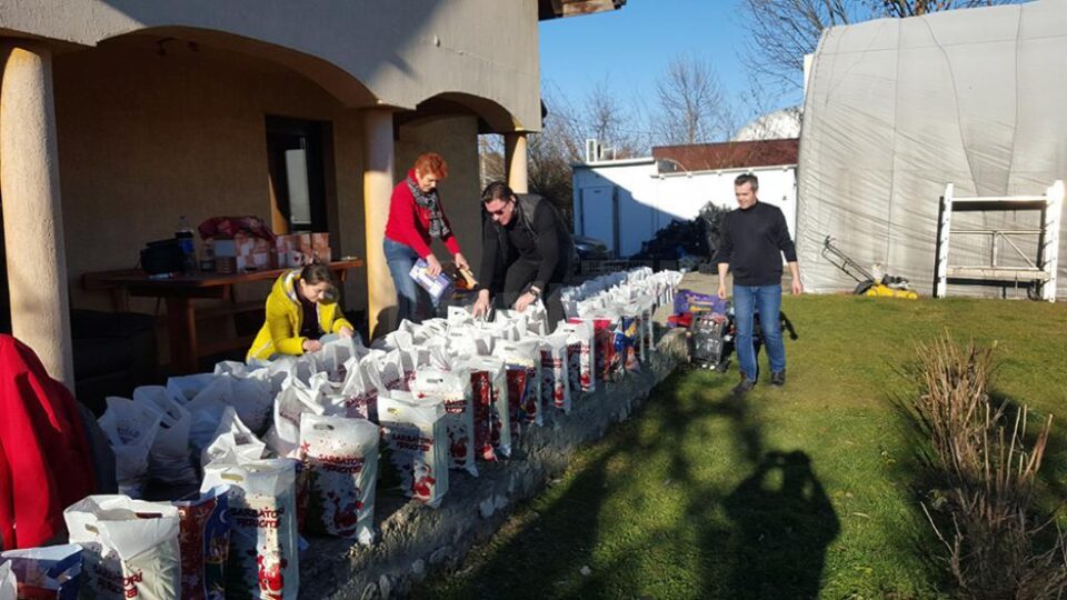 Grupul de inițiativă „Uniunea pentru Rădăuți”, din care face parte și Asociația „Trup, Minte, Suflet”, s-a implicat în preajma Crăciunului, la fel ca și anul trecut, în organizarea unor acțiuni caritabile în municipiul Rădăuți