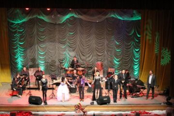 Concert magic de Crăciun oferit sucevenilor de artiștii Mirel Manea, Vlad Miriță și Viorica Macovei