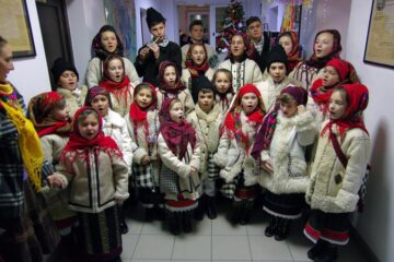 Grupul „Balada Bucovinei”, în vestimentație bucovineană