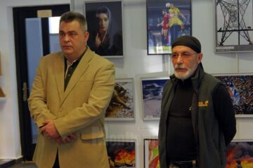 Graficianul Ovidiu Ambrozie Bortă - BOA și artistul fotograf sucevean Victor T. Rusu