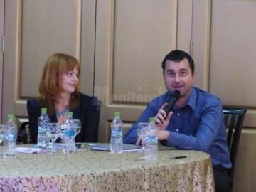 Un tânăr nevăzător din Suceava lucrează la Forumul European de la Bruxelles