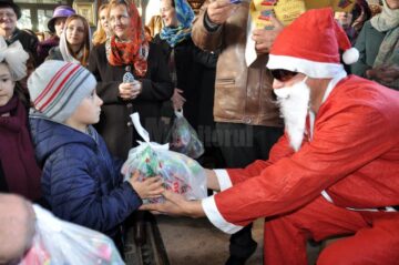 Moș Crăciun la Biserica Sf Ilie
