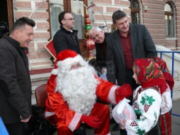 Moș Crăciun la Biserica Sf Ilie
