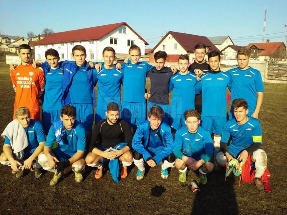 Lotul echipei de juniori A de la LPS Suceava, pregătită de Marius Lup