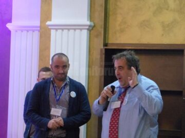 Un tânăr nevăzător din Suceava lucrează la Forumul European de la Bruxelles