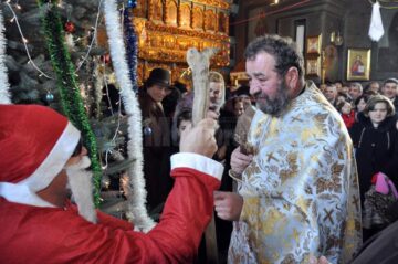 Moș Crăciun la Biserica Sf Ilie