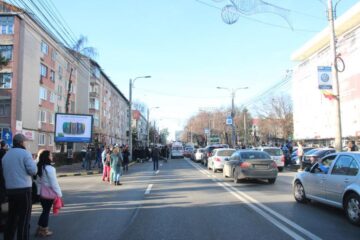 Număr record de spectatori la spectaculoasa paradă a datinilor și obiceiurilor de iarnă