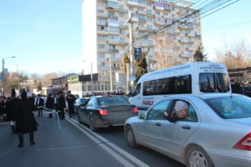 Număr record de spectatori la spectaculoasa paradă a datinilor și obiceiurilor de iarnă