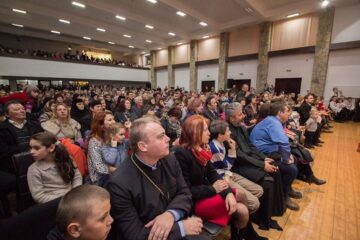 „Sfânta seară de Crăciun”, tradiție și caritate la Poiana Stampei