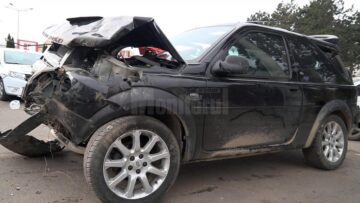 Autoturismul marca Land Rover Freelander cu care Adina Gabriela Prisăcariu a fost implicată în ultimul accident