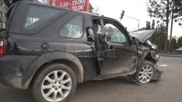 Autoturismul marca Land Rover Freelander cu care Adina Gabriela Prisăcariu a fost implicată în ultimul accident