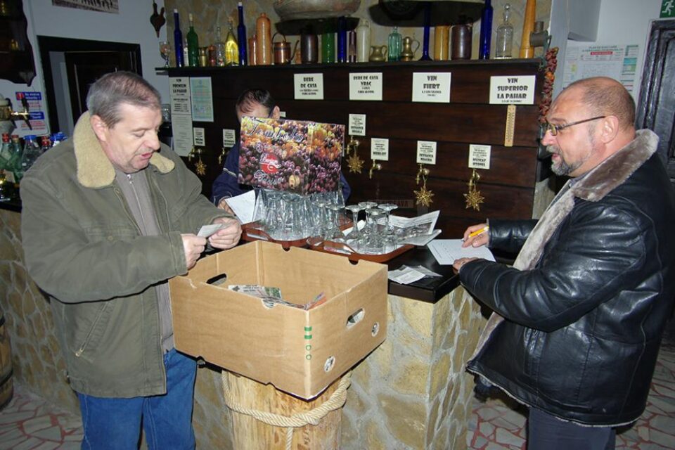 „Tombola Crăciunului”, organizată de Cramele Bucium și Monitorul de Suceava, și-a desemnat câștigătorii
