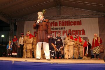 Mii de oameni din Fălticeni și din împrejurimi s-au bucurat de darul oferit de cetele de colindători