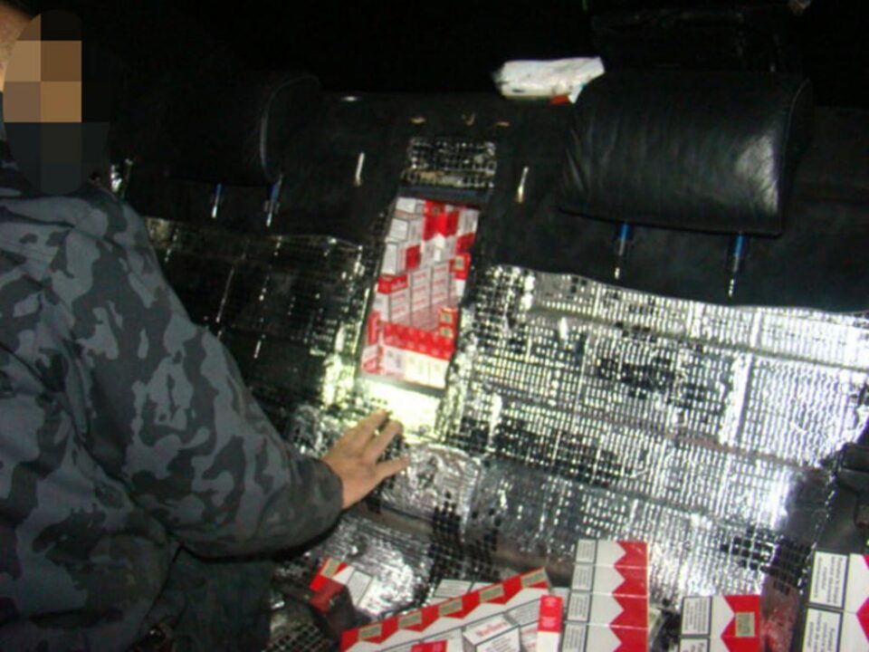 Peste 3.000 de pachete de țigări, confiscate în zona de frontieră