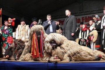 Primarul Cătălin Coman: “Mulțumim tuturor celor care astăzi au răspuns invitației noastre de a fi prezenți aici, în Piața ”