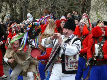 Un festival de poveste, “Porniți plugul Feți Frumoși”